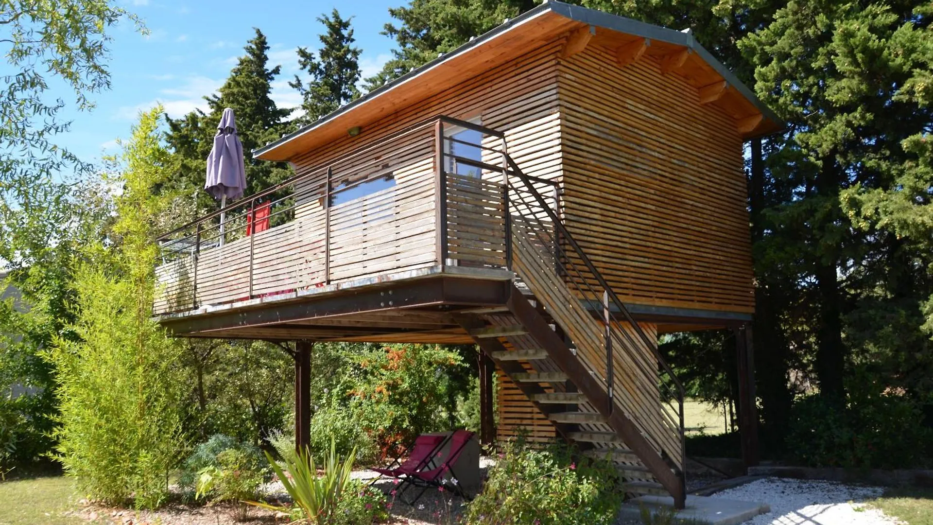Les cabanes de Vallis Clausa Saumane-de-Vaucluse France