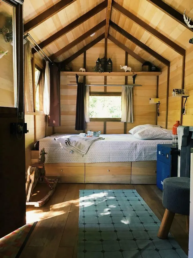 Les cabanes de Vallis Clausa Saumane-de-Vaucluse Hébergement de vacances