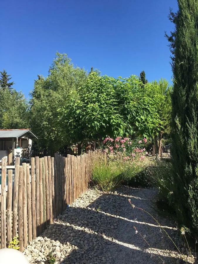 Hébergement de vacances Les cabanes de Vallis Clausa Saumane-de-Vaucluse France